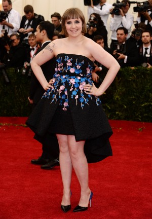 Lena Dunham in Giambattista Valli