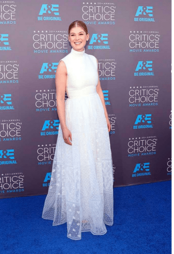 Rosamund Pike in Valentino Haute Couture