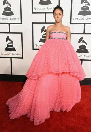 Rihanna in Giambattista Valli
