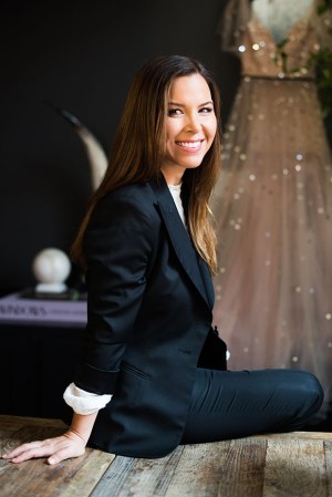 moniquelhuillierforpotterybarn_1_-_embed_2017